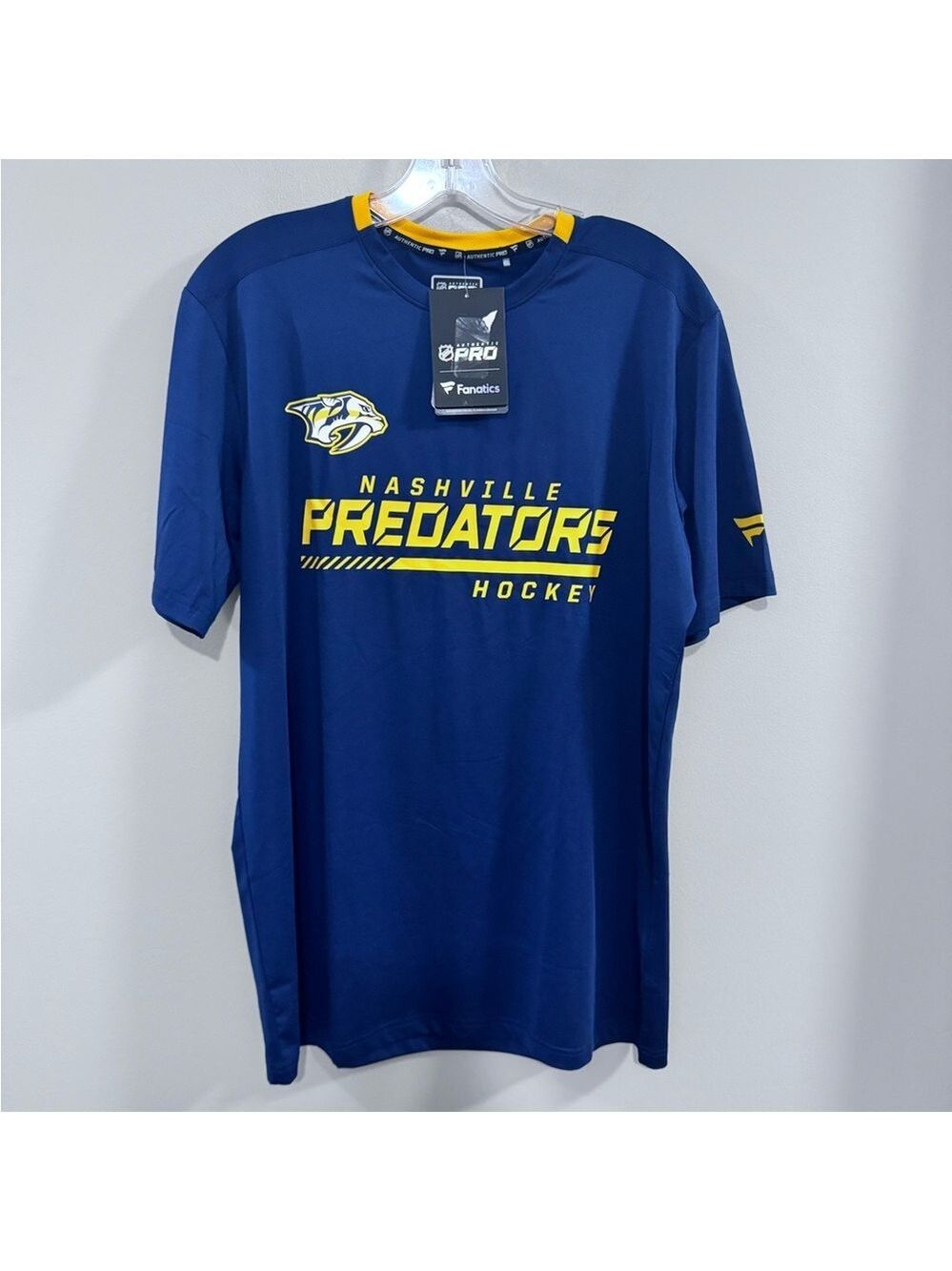 NWT Fanatics Nashville Predators Hockey  NHL Blue Tee. Size M